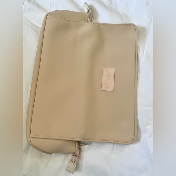 BAREFOOT CARIBOU Hair Tools Travel Bag and Heat Resistant Mat - Picture 4 of 9